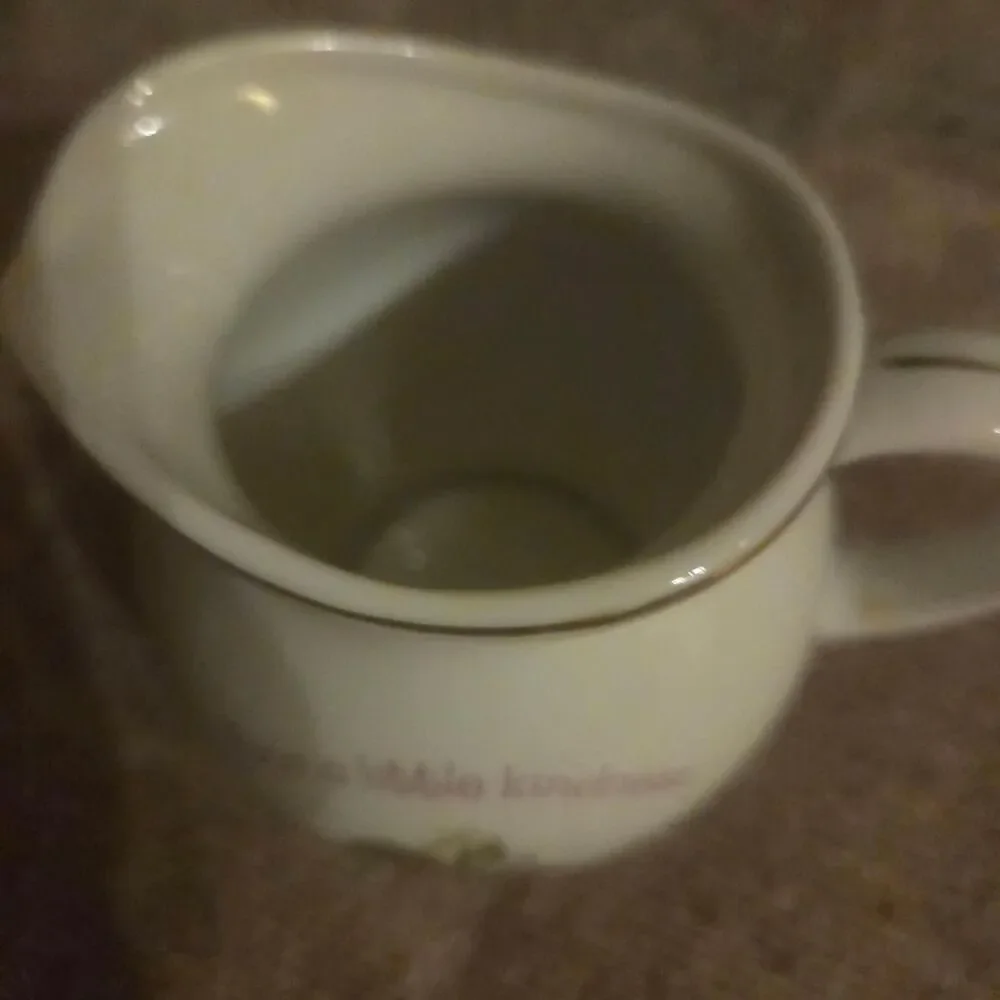 Unbranded White and Cream Dinnerware